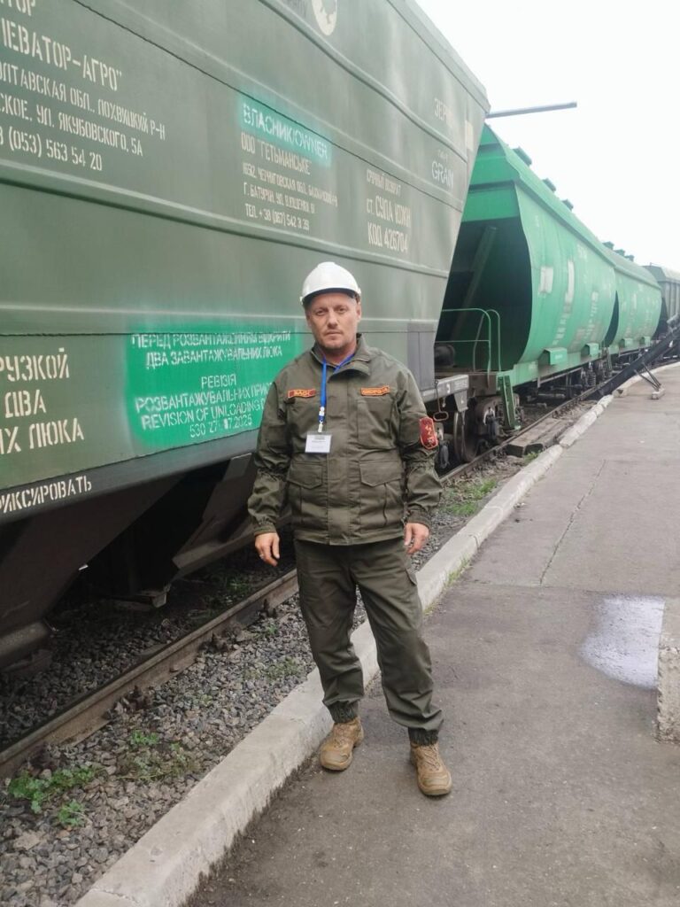 Perevirka ta obrobka vantazhiv. Yelevator. Mostysʹka Dray port (6)