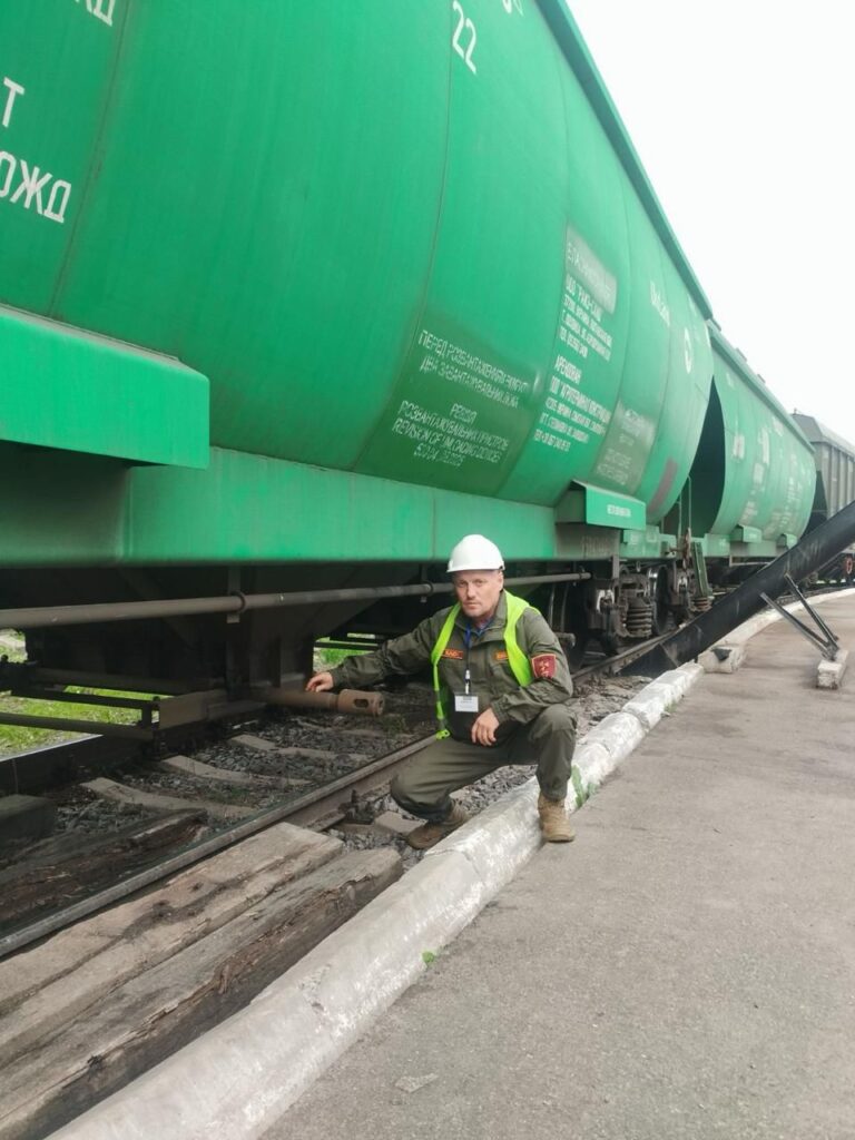 Perevirka ta obrobka vantazhiv. Yelevator. Mostysʹka Dray port (8)
